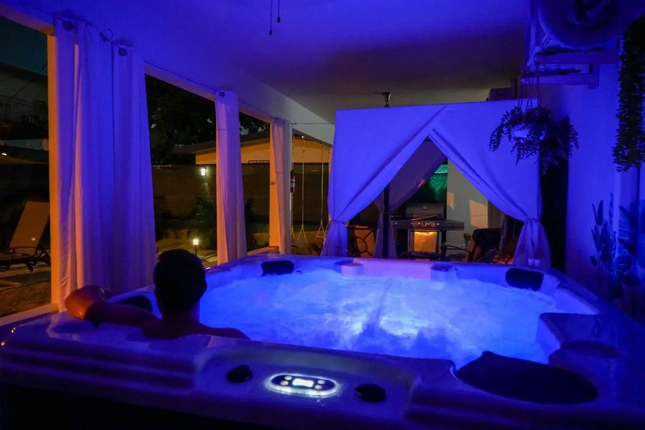 Private Oasis With Jacuzzi And Cabana Pet Friendly San Juan